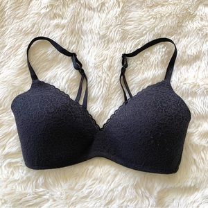 Aerie • shaped cup no underwire bra 34D